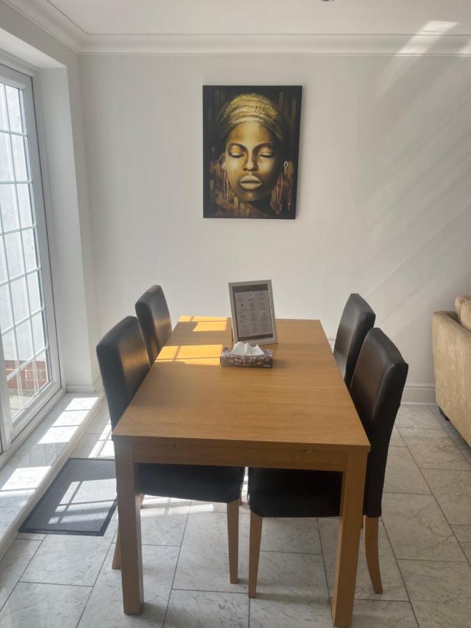 City Reach Retreat Spacious 4Bed House Startford Maryland Great Transport Links Londen Buitenkant foto